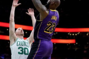 南宫28-关于塔图姆连续十场比赛得分超过战术调整，湖人挑战极限！的信息